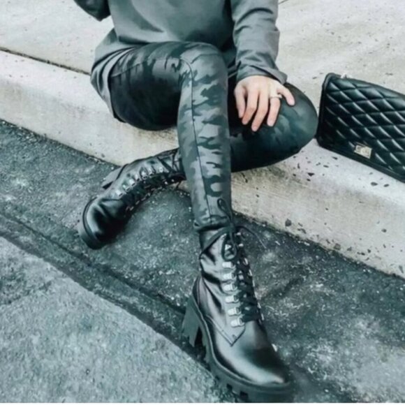 SPANX Faux Leather Camo Legging Matte Black Camo Print L 20185R - Picture 1 of 11